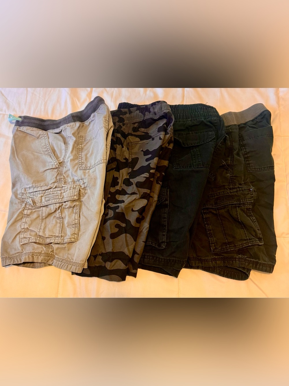 Boys Cargo Shorts - Size 6/7, Small